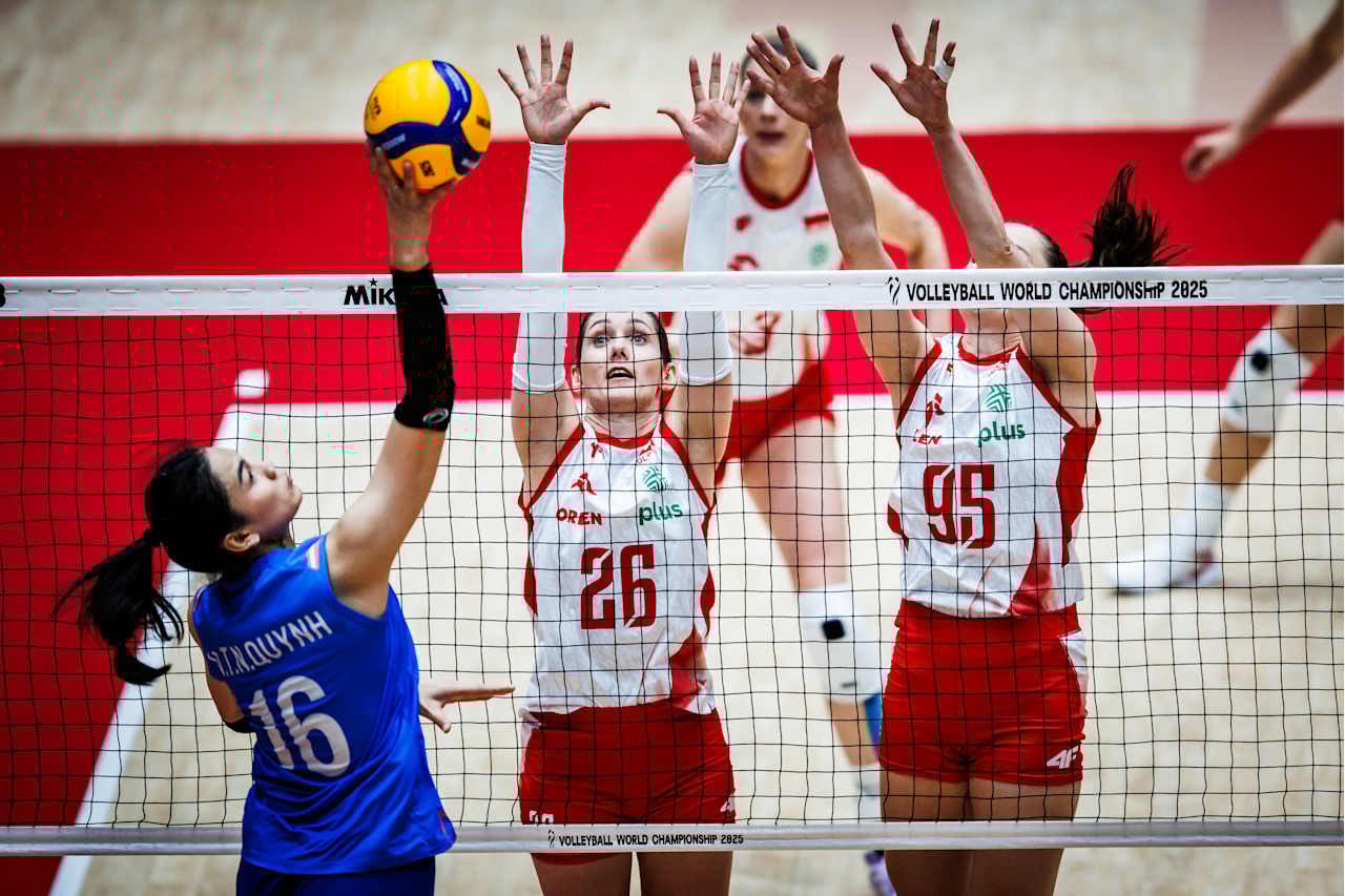 Nhu Quynh Vietnam Volleyball ប៉ូឡូញ 2.jpg