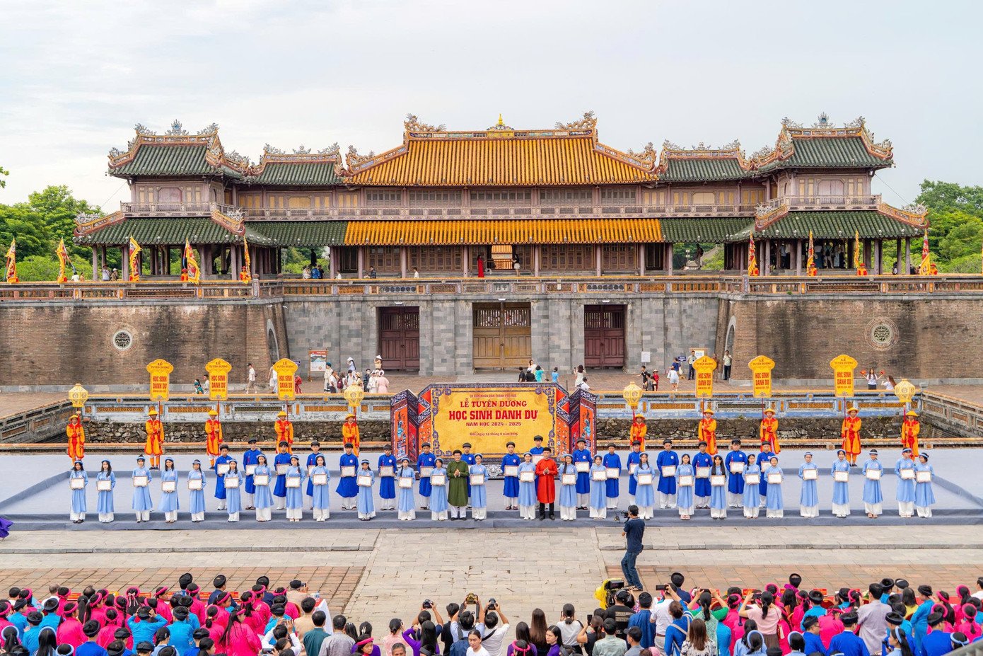 tuyen-duong-hs-danh-du-hue-1.jpg