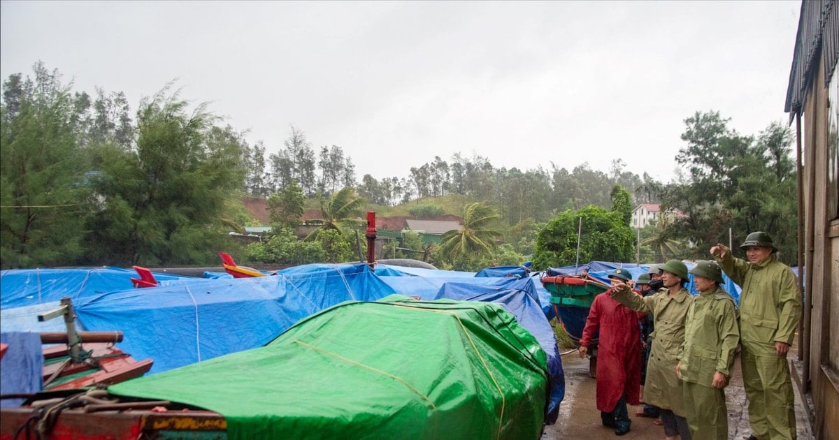Hai Loc coastal commune (Nghe An) before storm number 5 makes landfall