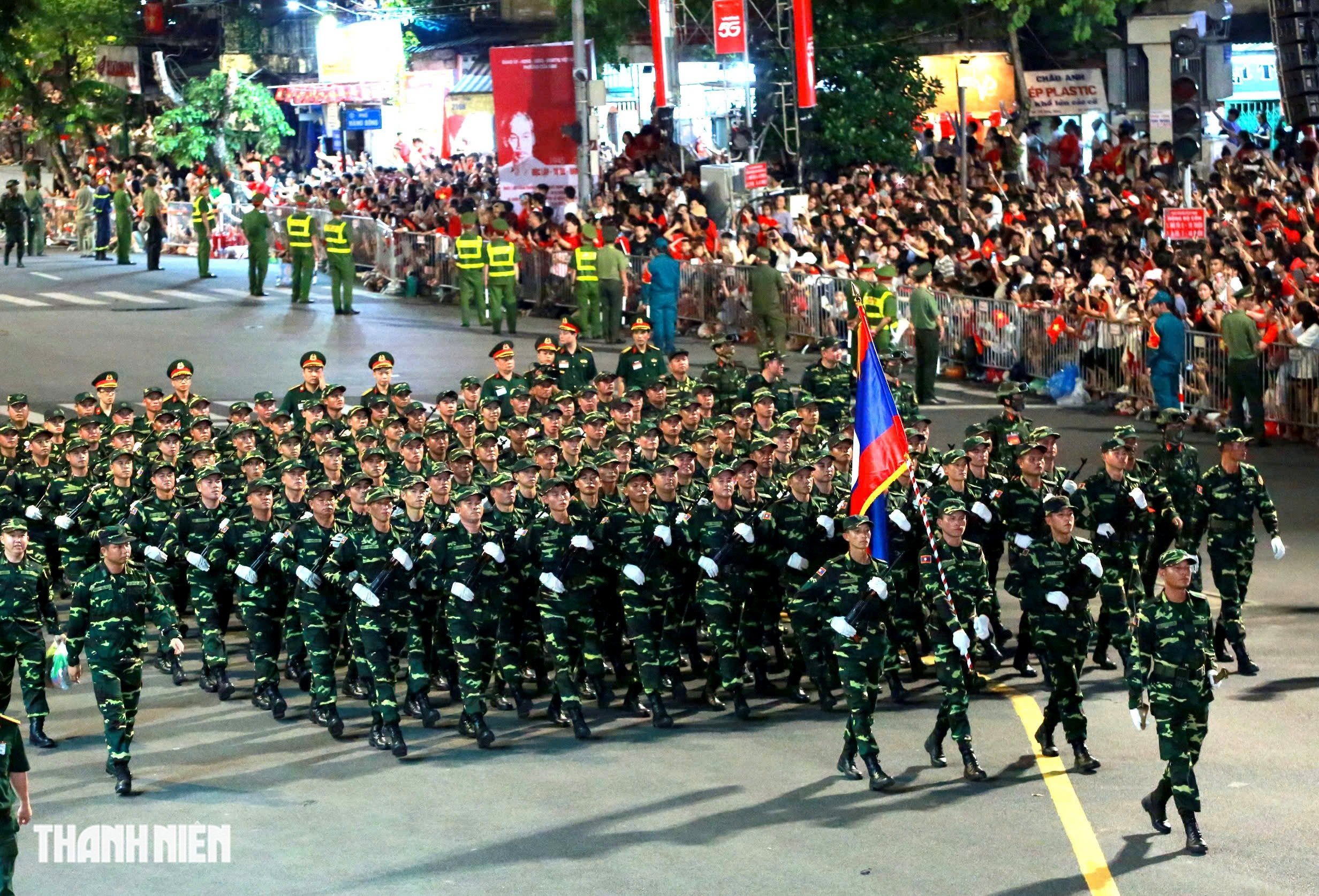 ទាហានរុស្ស៊ី ឡាវ និងកម្ពុជាចូលរួមដង្ហែនៅទីលាន Ba Dinh - រូបថត ១៧.