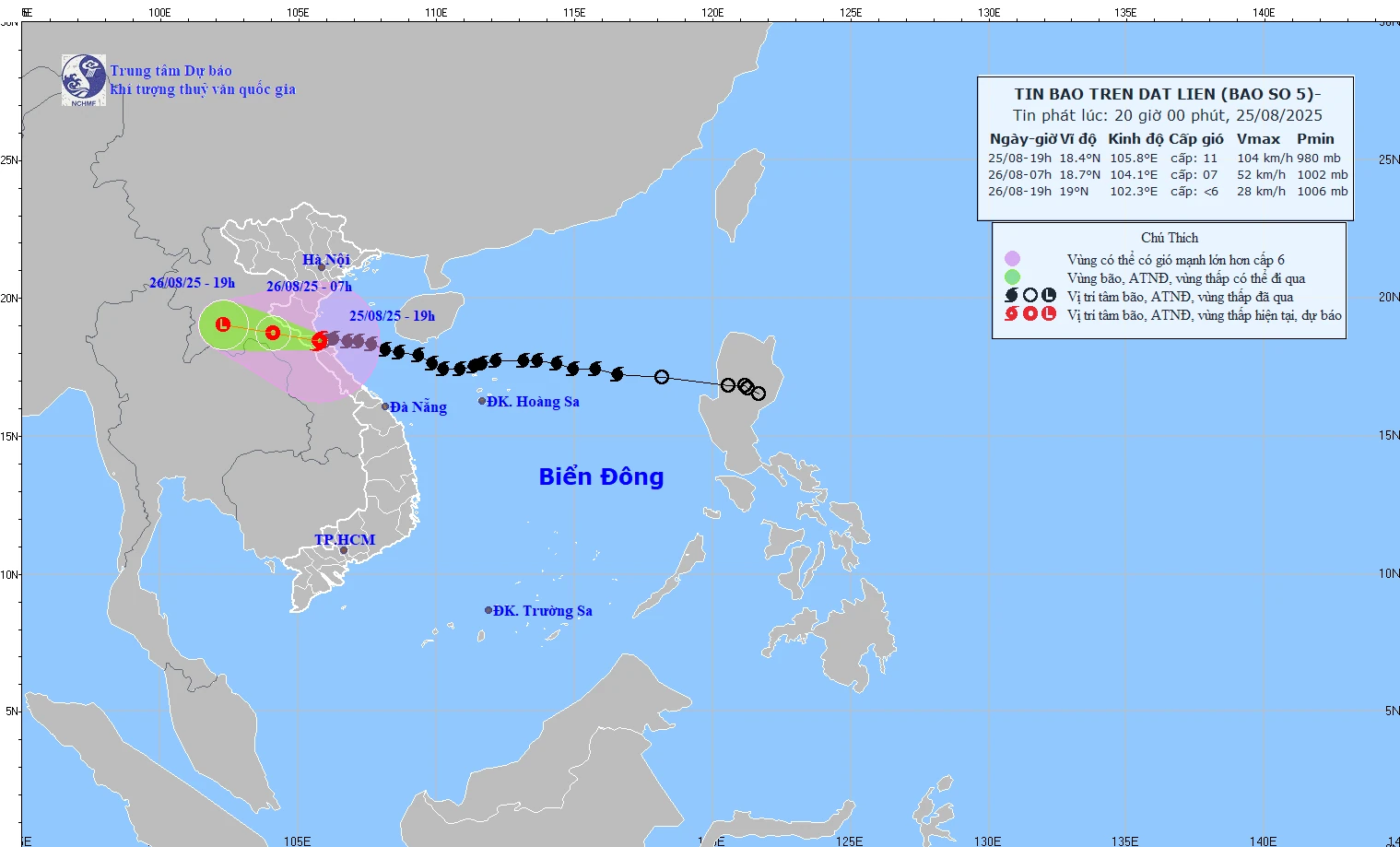 Storm on land in Nghe An - Ha Tinh, forecast to weaken into tropical depression tomorrow morning