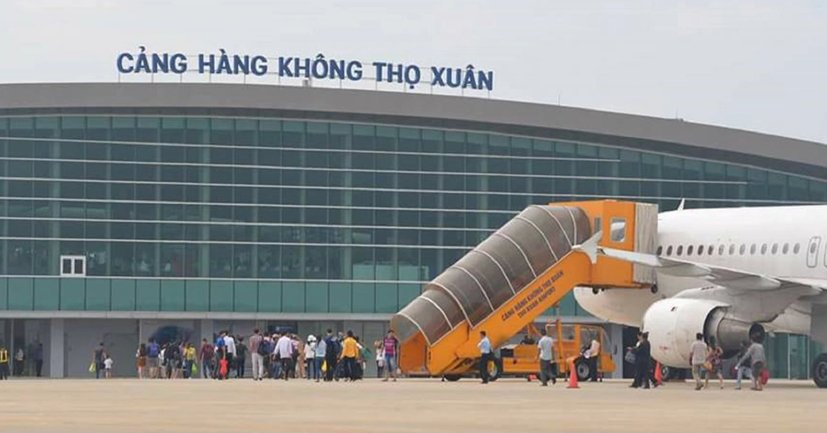Les aéroports de Tho Xuan et Dong Hoi sont temporairement suspendus pour éviter la tempête n°5