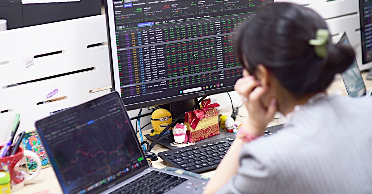 Đua hạ lãi margin và sóng 'ngân hàng ngầm'