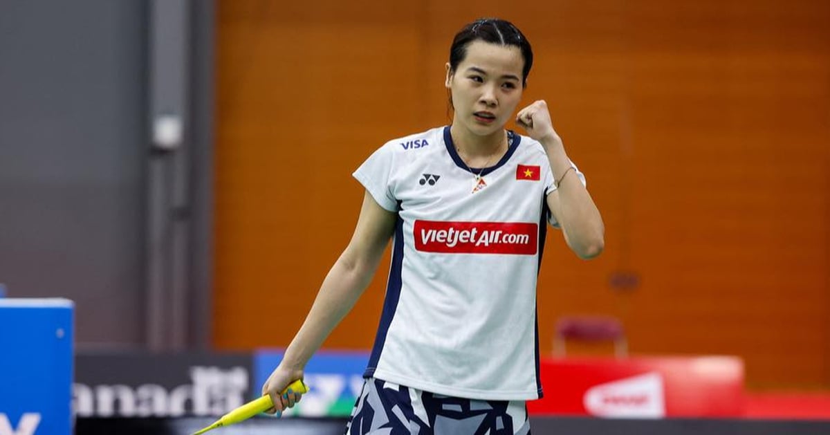 Nguyen Thuy Linh이 세계 선수권 대회에서 전 태국 랭킹 1위를 설득력 있게 이겼습니다.