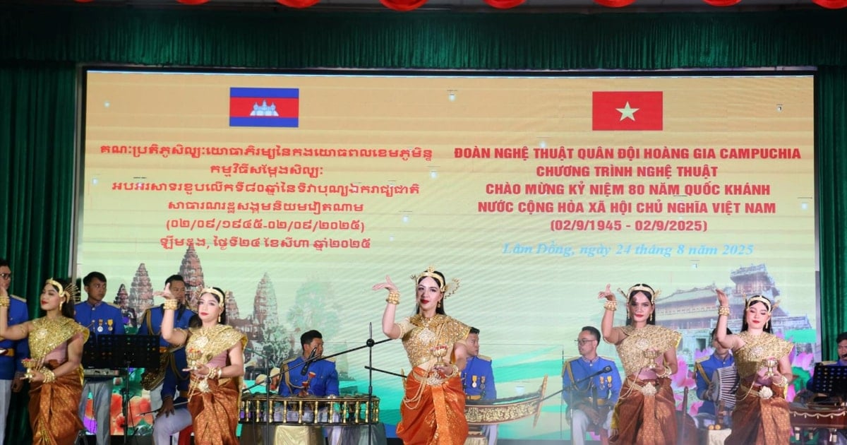 Échange et performance artistique « Amitié Vietnam-Cambodge » à Lam Dong