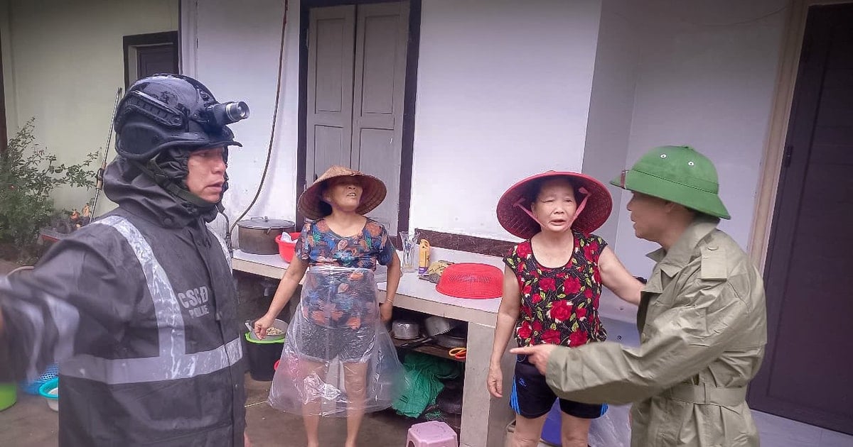 อบต.วานอาน ย้ายเรือประมงทุกลำเข้าที่พักปลอดภัย