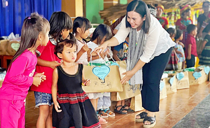 Đến trường với niềm hạnh phúc - Ảnh 4.