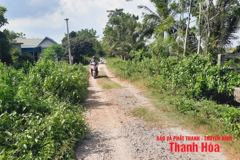 បារម្ភ​ពី​ទំនប់​ខ្សោយ​ឆ្លង​កាត់​ឃុំ​ថាងឡៃ