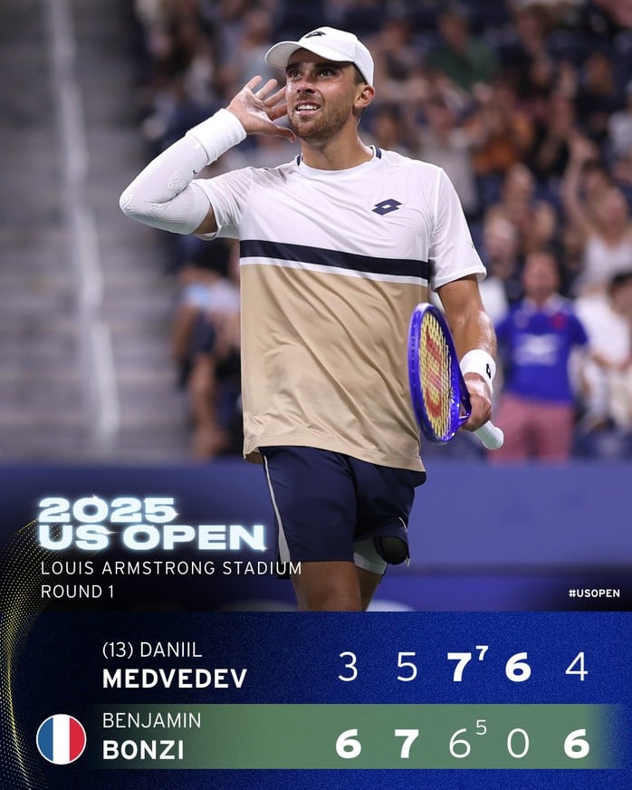 Medvedev sụp đổ ở vòng 1 US Open và lại đập vợt- Ảnh 4.