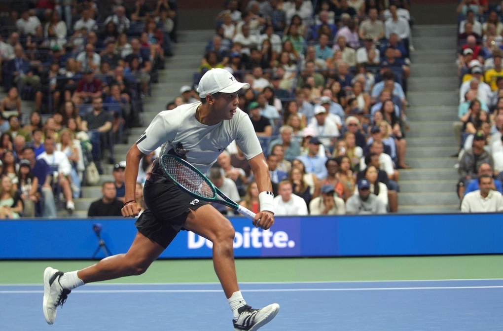 Djokovic nhọc nhằn đánh bại tay vợt gốc Việt tại US Open - 2