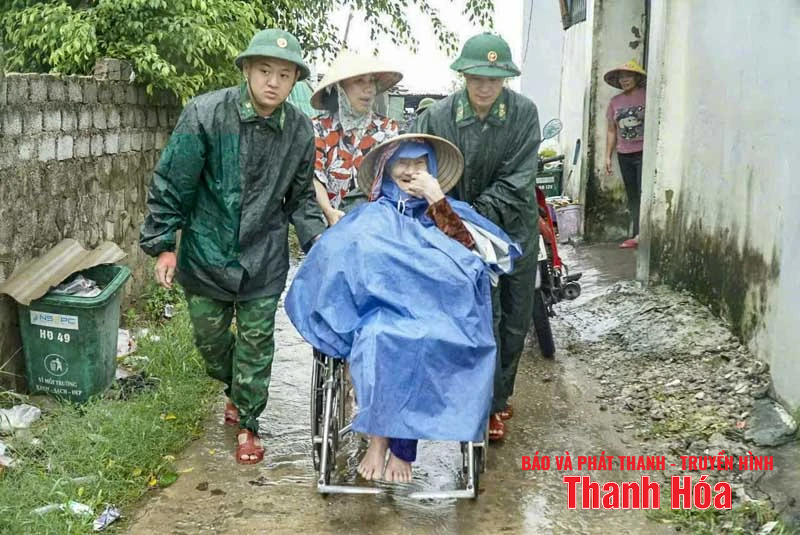 តំបន់សមុទ្រ Thanh Hoa ចាប់ផ្តើមមានភ្លៀងធ្លាក់ខ្លាំង និងខ្យល់បក់ខ្លាំង មុនពេលព្យុះទី 5 បោកបក់មកលើដី