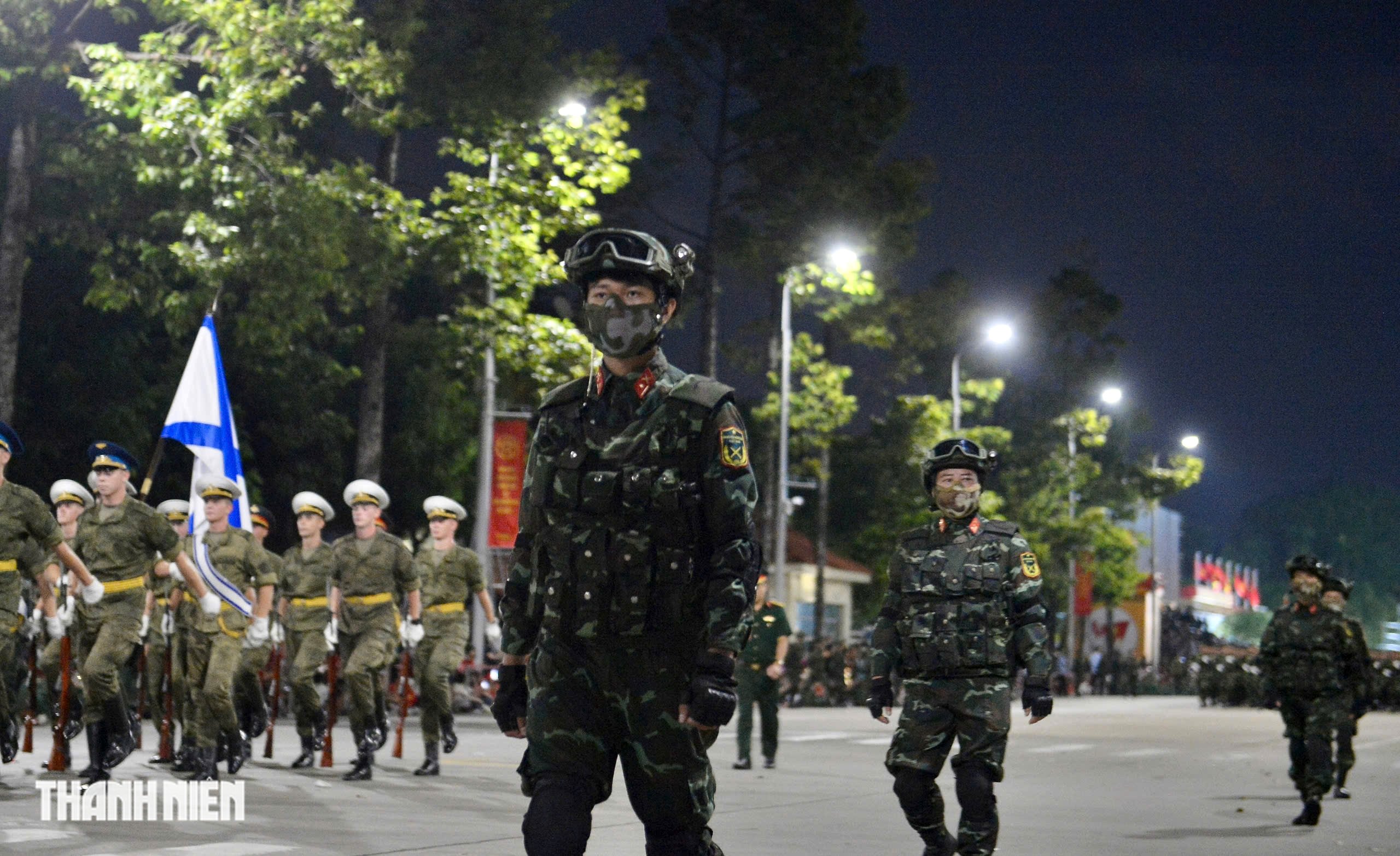 ទាហានរុស្ស៊ី ឡាវ និងកម្ពុជាចូលរួមដង្ហែនៅទីលាន Ba Dinh - រូបថត ១៣.