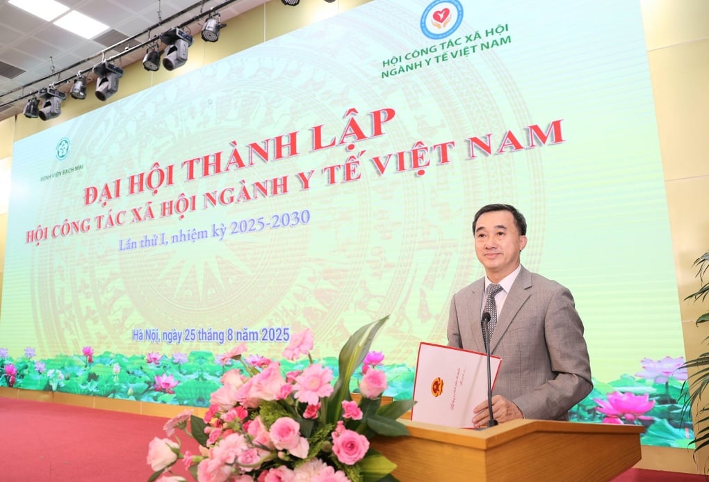 Thứ trưởng Bộ Y tế: Cán bộ Công tác xã hội là thầy thuốc của tâm hồn - 2