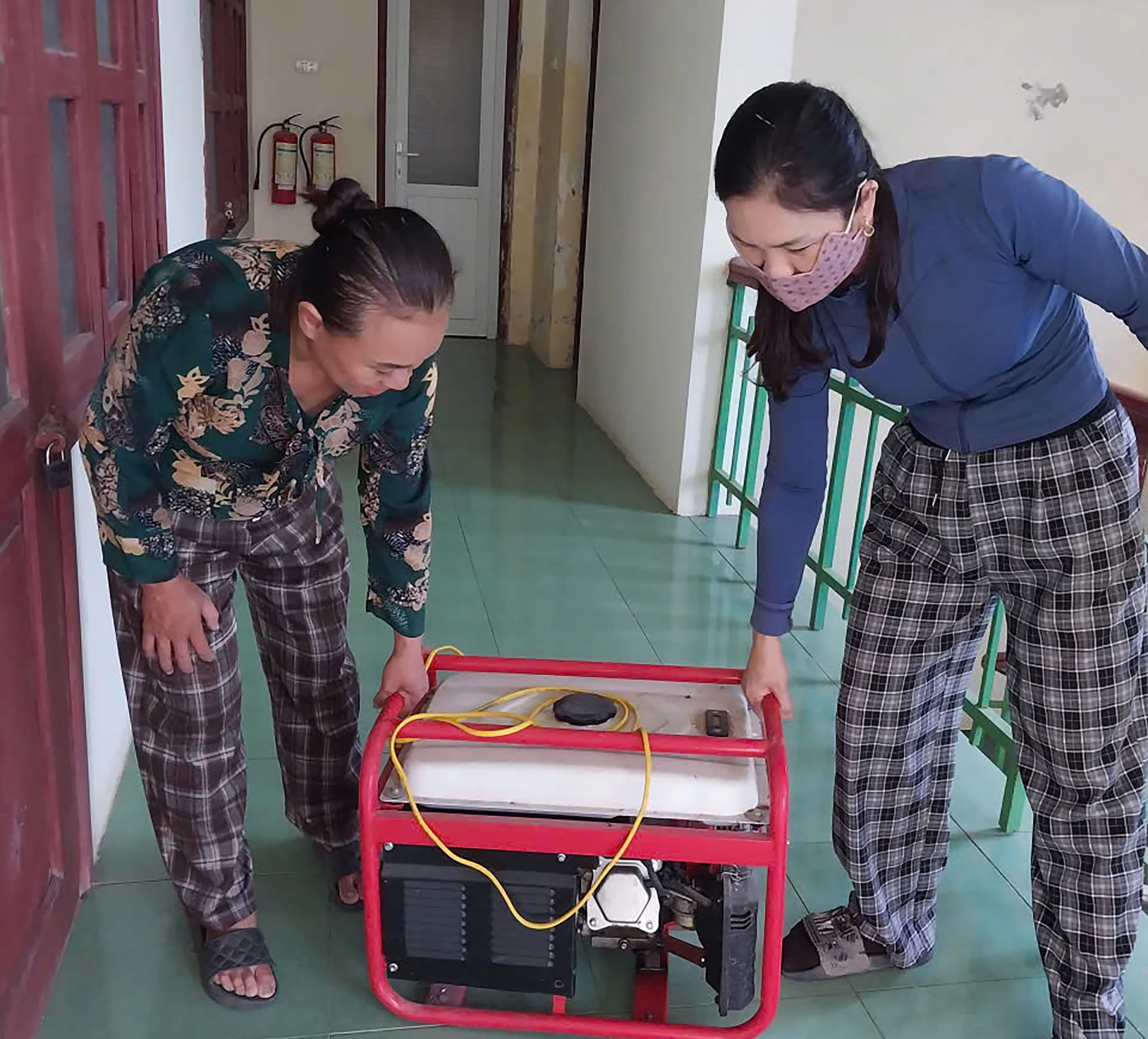 Chuẩn bị phương án nguồn điện dự phòng bảo đảm phục vụ hoạt động cấp cứu, điều trị cho bệnh nhân.