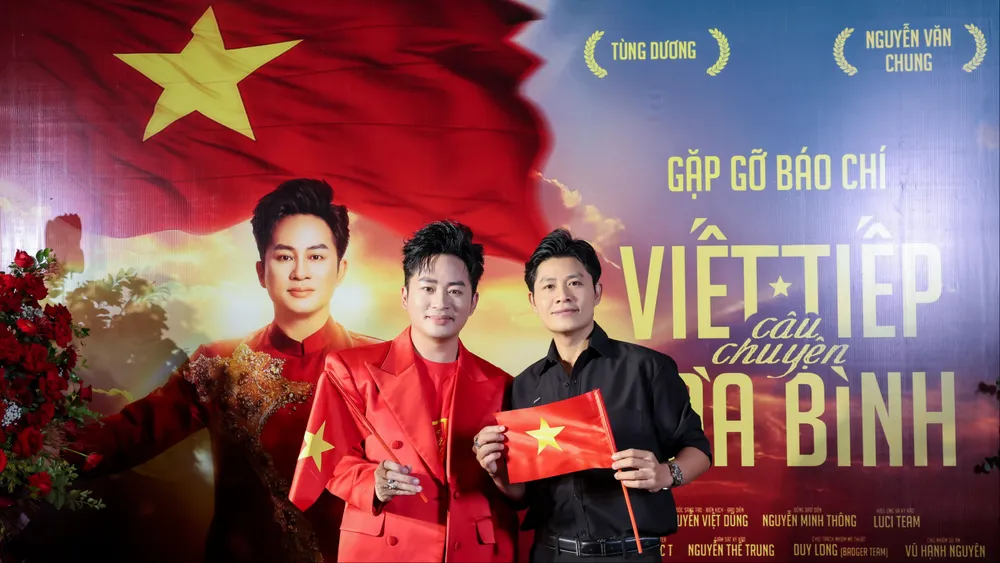 Tung Duong - Nguyen Van Chung at the launch of the MV 