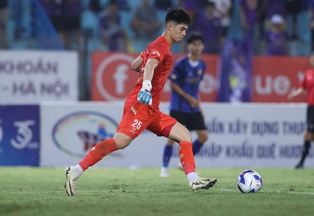 HLV Kim Sang-sik liên tiếp nhận tin vui- Ảnh 1.