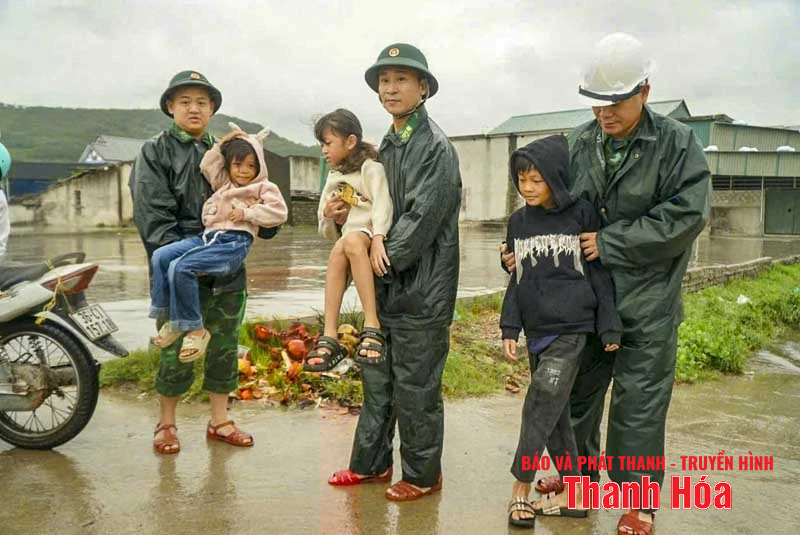 តំបន់សមុទ្រ Thanh Hoa ចាប់ផ្តើមមានភ្លៀងធ្លាក់ខ្លាំង និងខ្យល់បក់ខ្លាំង មុនពេលព្យុះទី 5 បោកបក់មកលើដី