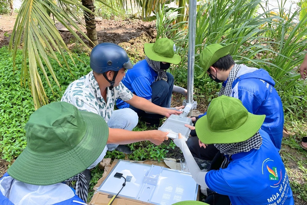 Le voyage « Green Light » éclaire de nombreuses routes au Vietnam - 7