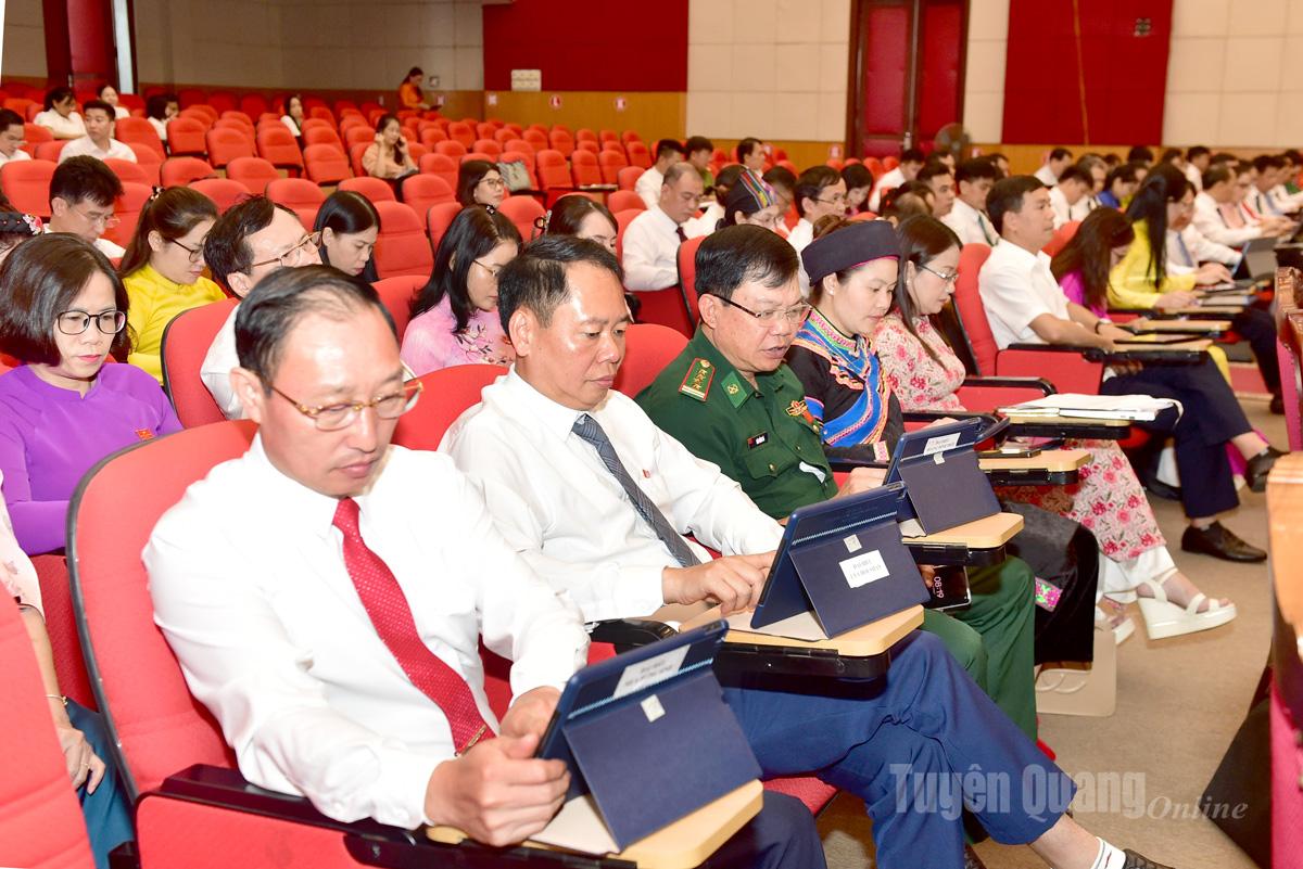 ผู้แทนสภาประชาชนจังหวัดที่เข้าร่วมประชุม