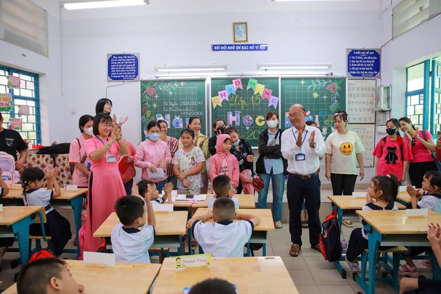 Tựu trường mở: Học sinh và phụ huynh cùng học  - Ảnh 2.