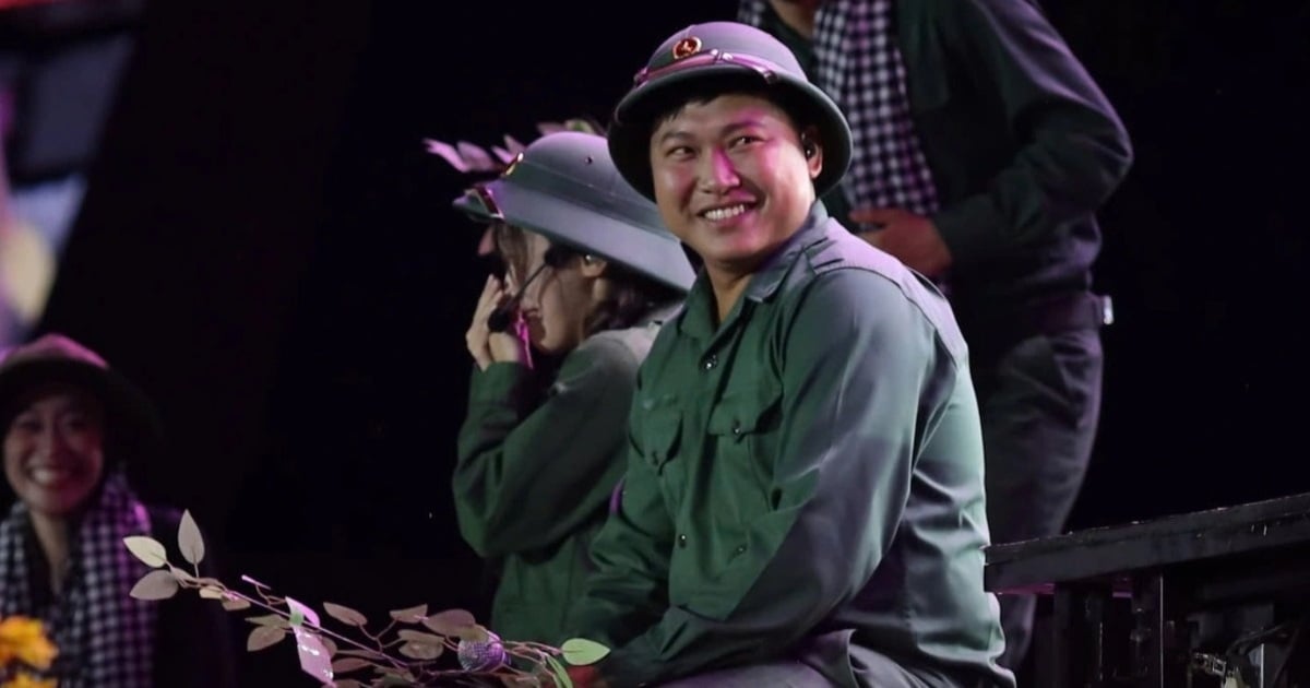 Captain Long រ៉េបដោយអៀនខ្មាស់នៅក្បែរ Hau Hoang បង្កការភ្ញាក់ផ្អើលក្នុងចំណោមអ្នកទស្សនា 20,000