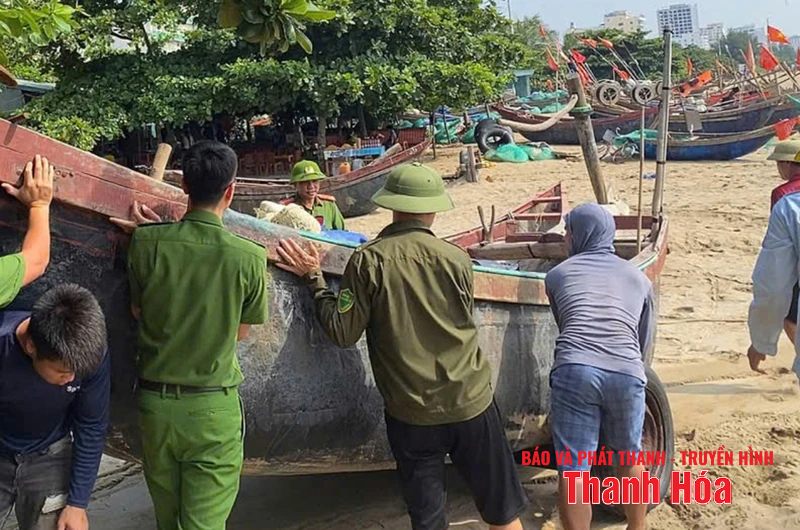ប៉ូលីសខេត្ត Thanh Hoa ដាក់ចេញនូវវិធានការឆ្លើយតបយ៉ាងម៉ឺងម៉ាត់ចំពោះព្យុះលេខ ៥