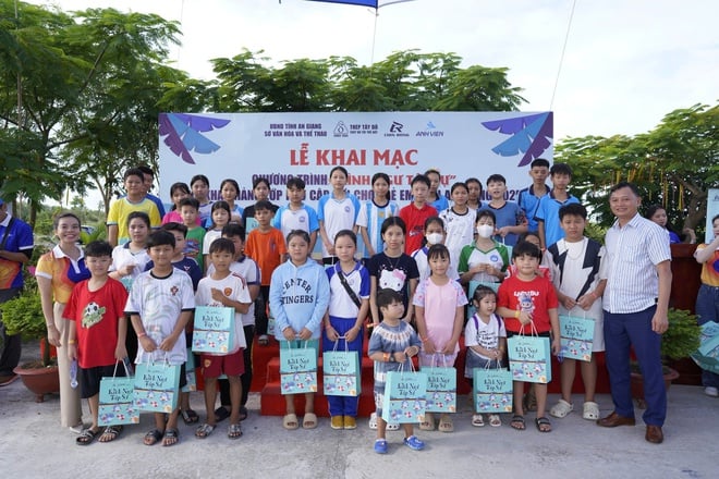 'នាងមច្ឆាតូច' Anh Vien បើកកម្មវិធីដ៏មានអត្ថន័យសម្រាប់កុមារ - រូបថត ៥.