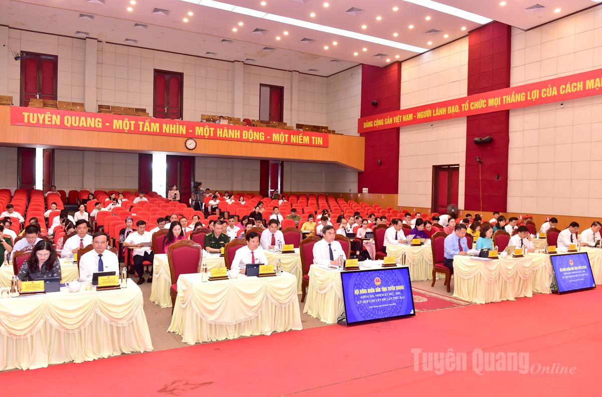 The Provincial People's Council held the 2nd Special Session to consider and pass important Resolutions.