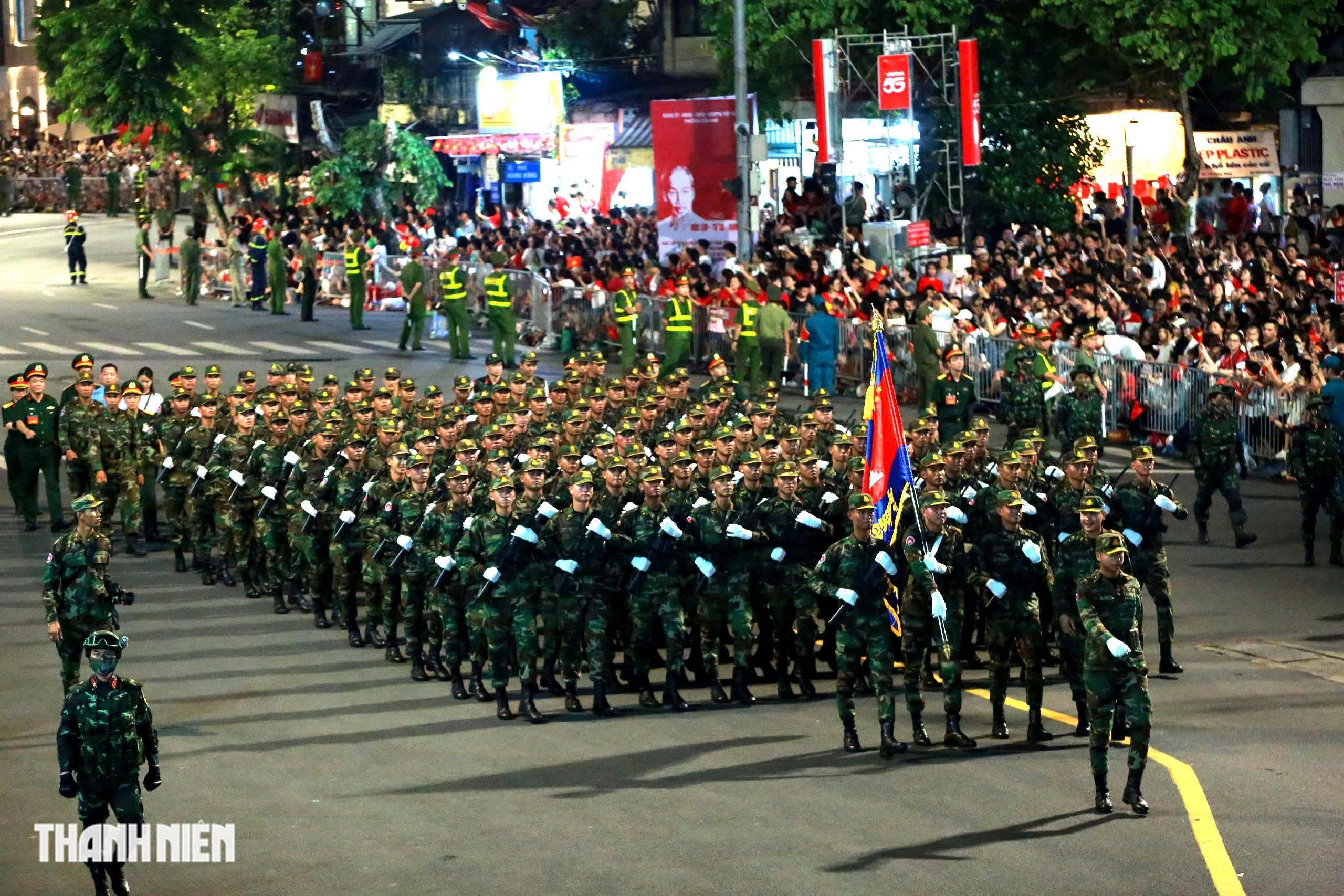 ទាហានរុស្ស៊ី ឡាវ និងកម្ពុជាចូលរួមដង្ហែរក្បួននៅទីលាន Ba Dinh - រូបថត ២០.