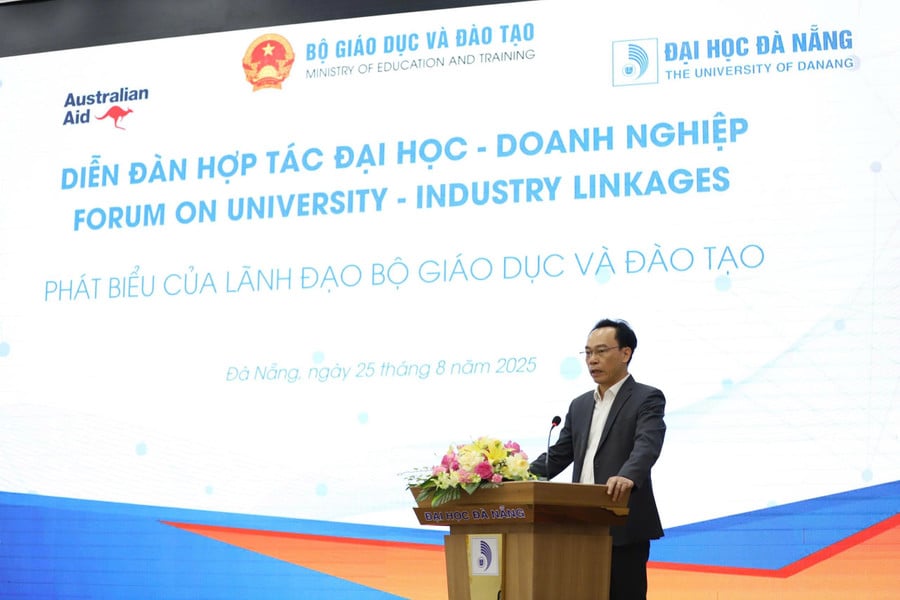 thu-truong-bo-gddt-hoang-minh-son.jpg