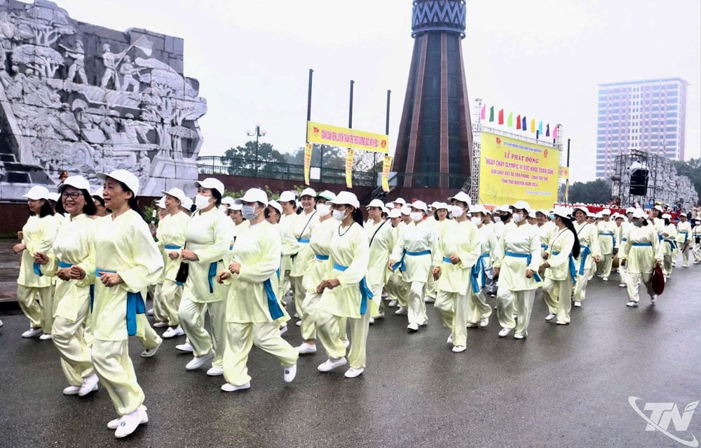 Not only do they practice every day, Thai Nguyen Gymnastics Clubs also participate in parades and performances at major events.