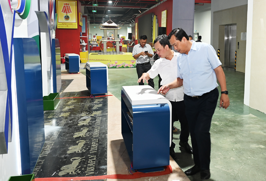 Cục trưởng Nguyễn Trùng Khánh kiểm tra công tác chuẩn bị trưng bày Du lịch Văn hóa tại Triển lãm A80 - Ảnh 2.