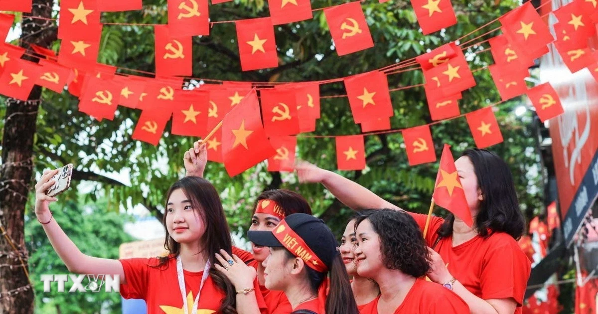 พ่นยาฆ่าแมลงเพื่อสุขอนามัยสิ่งแวดล้อมในงานฉลองครบรอบ 80 ปี