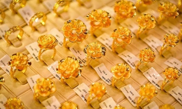 Gold price on August 26: Increased to record high