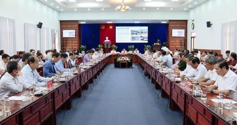 Ка Мау организовал семинар для выработки мнений по документам 17-го съезда партии провинции, семестр 2025–2030 гг.