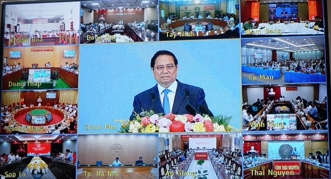 Perdana Menteri Pham Minh Chinh memberikan pidato di konferensi tersebut.