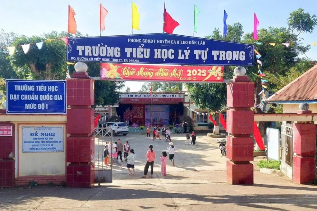Trường đề xuất mỗi tuần mặc 3 màu đồng phục, phụ huynh phản ứng - 1