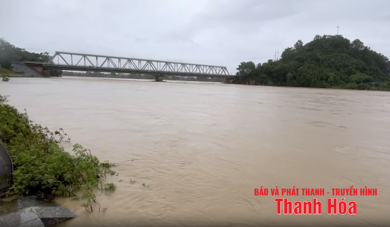 Alarm II on Ma River, 19 communes and wards are ready to deploy plans to ensure dike safety
