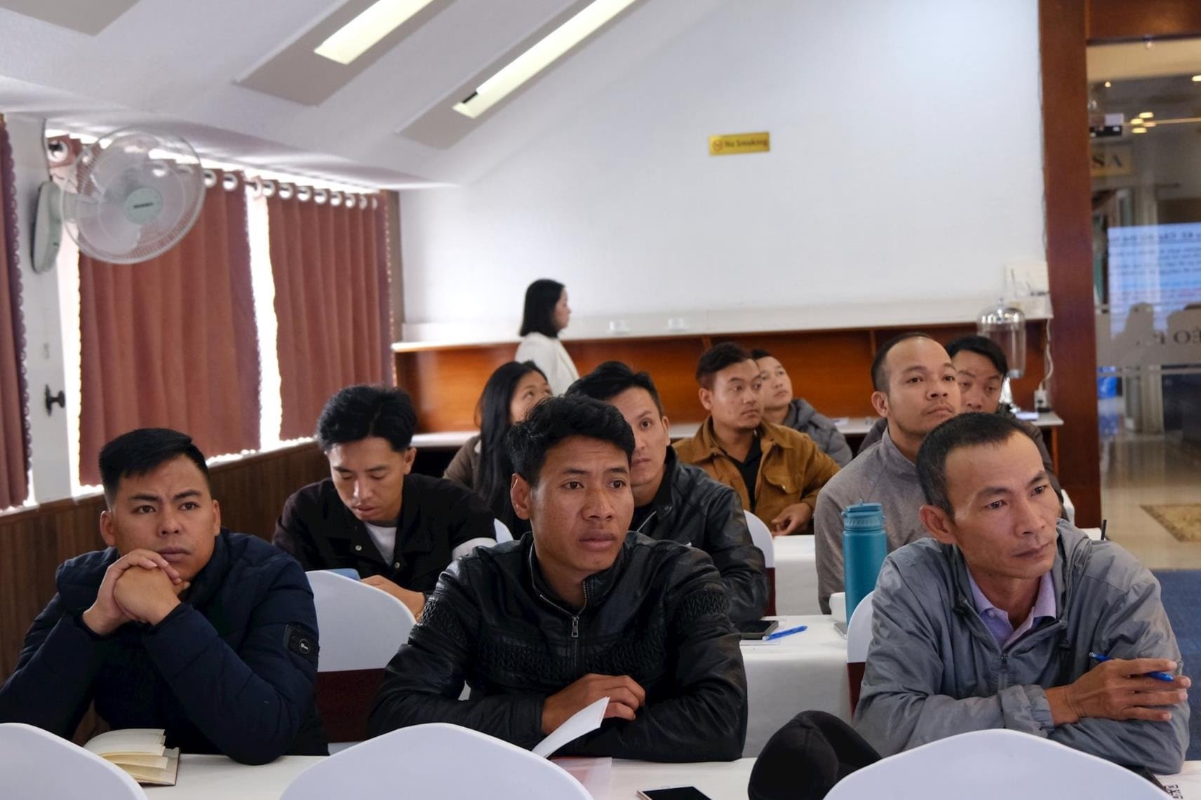 cac-huong-dan-vien-tham-gia-khoa-cap-nhat-kien-thuc(1).jpg