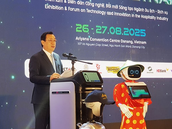 The business community is the decisive factor in the development of Vietnam tourism.