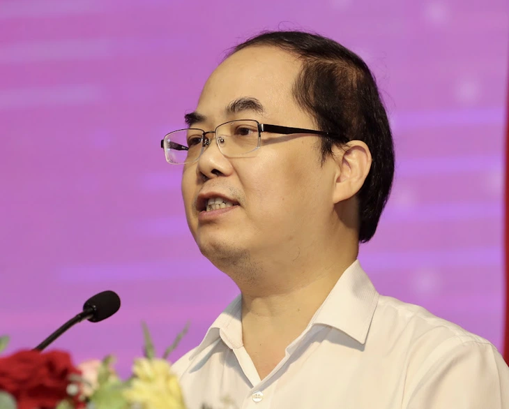 Mỹ phẩm giả, nhái đang núp bóng tuồn ra thị trường - Ảnh 1.