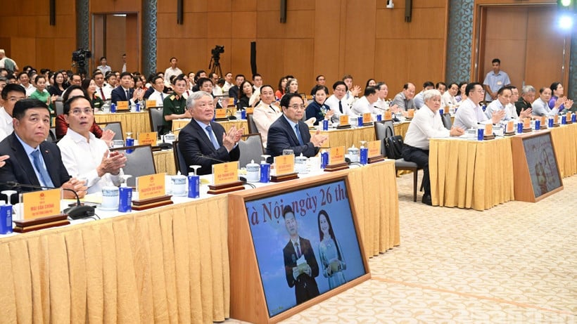 Thủ tướng Chính phủ Phạm Minh Chính chủ trì Hội nghị tổng kết Chương trình và Phong trào thi đua "Cả nước chung tay xóa nhà tạm, nhà dột nát". (Ảnh: TRẦN HẢI) 