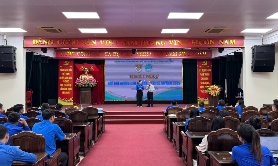 Formation professionnelle pour 60 responsables d'associations et de syndicats de jeunes de base - Cao Bang Electronic Newspaper