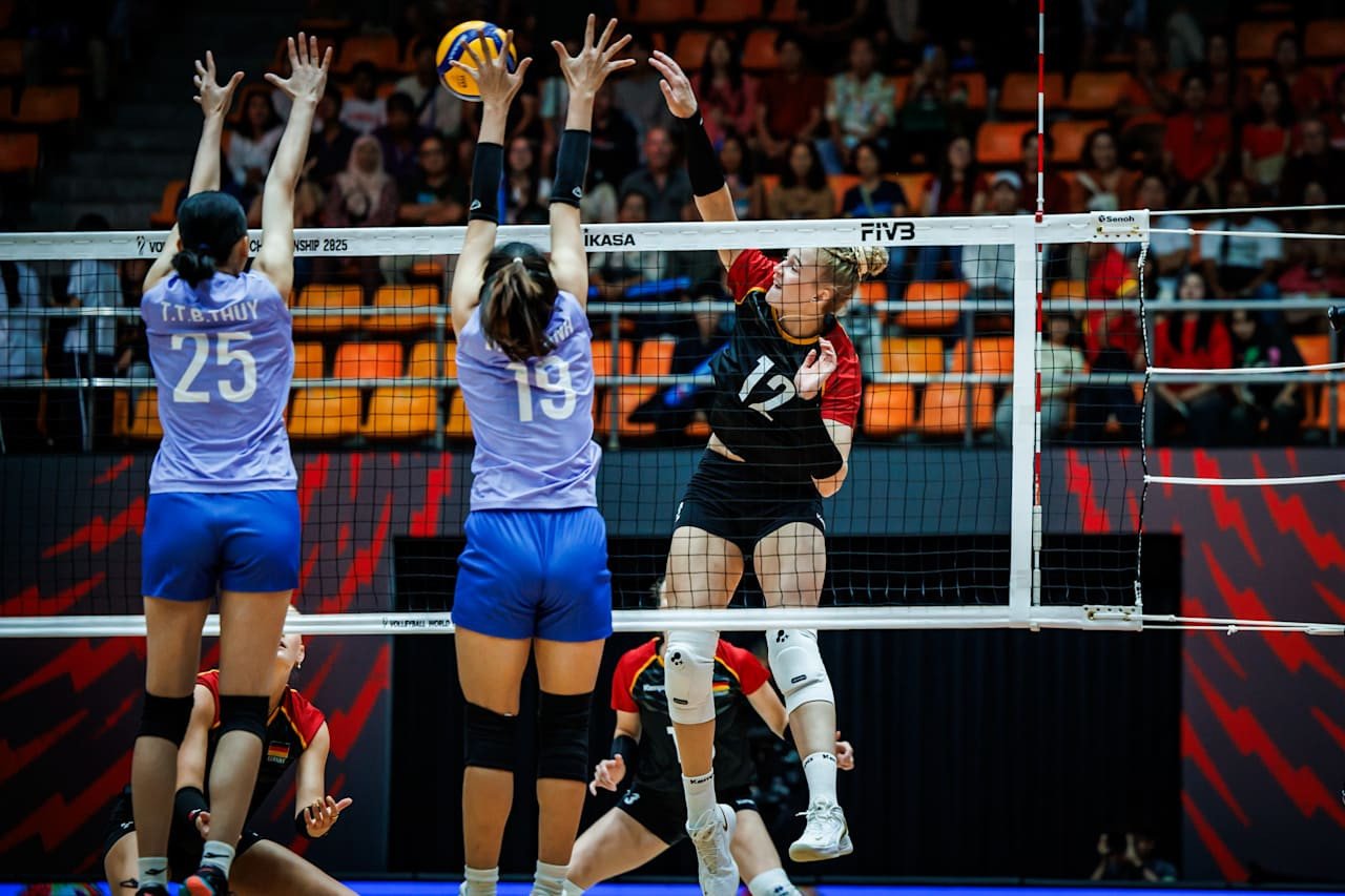 ក្រុមបាល់ទាត់នារីវៀតណាម vs អាល្លឺម៉ង់ 6.jpg