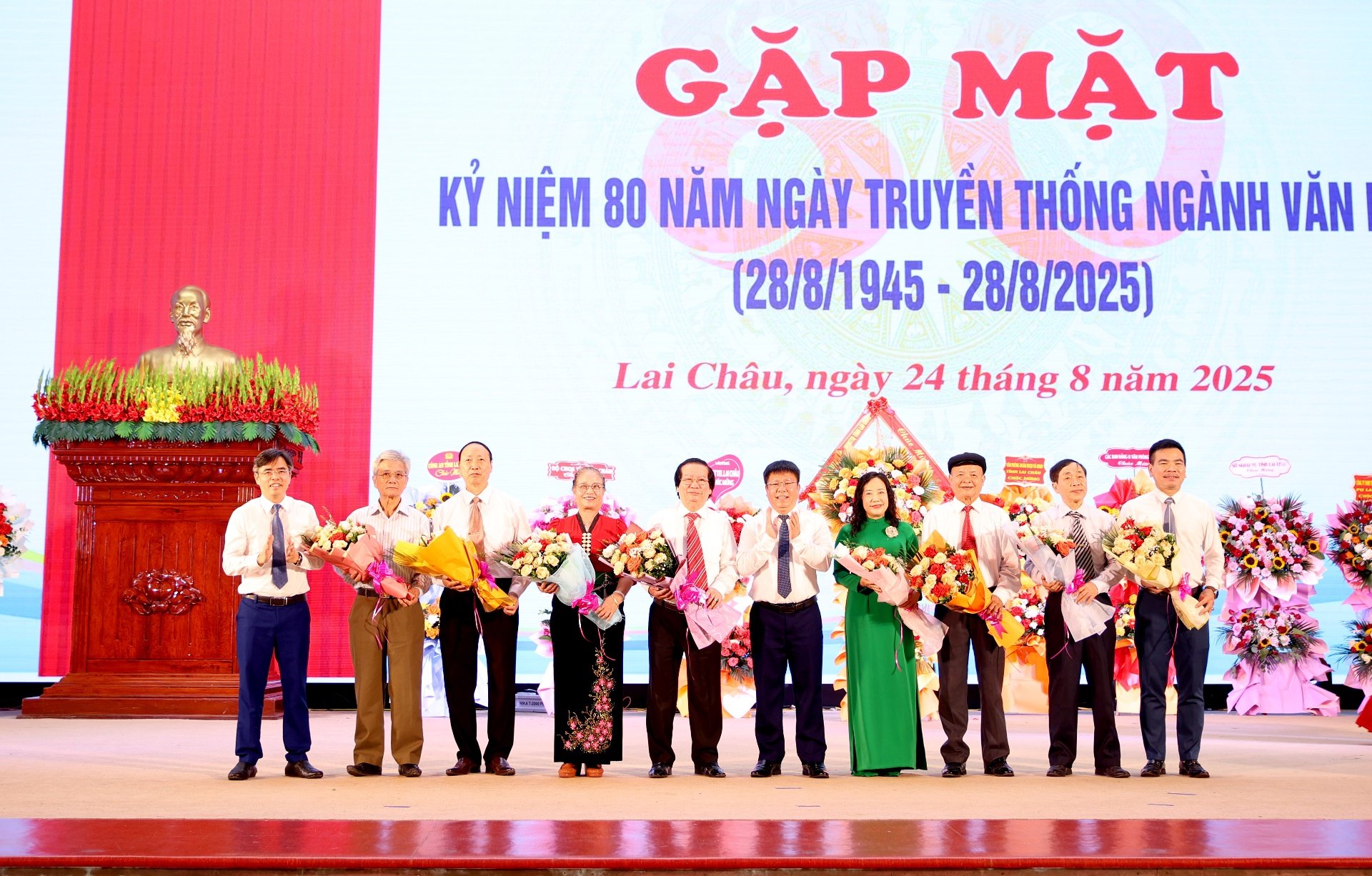 Lai Châu: Gặp mặt Kỷ kiệm 80 năm Ngày Truyền thống ngành Văn hoá