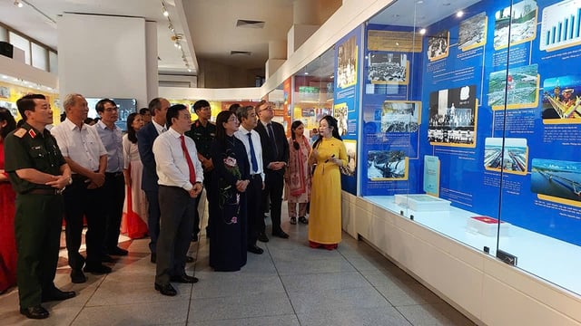 Đường đến 'Mùa thu độc lập'- Ảnh 1.