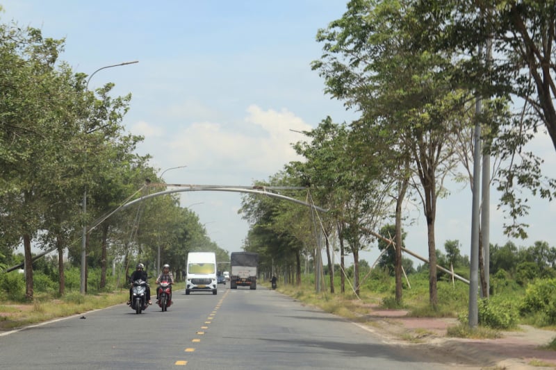 បិទផ្លូវលេខ១ កំពុងត្រួតពិនិត្យឡើងវិញនៅត្រាវិញ (ចាស់) -១