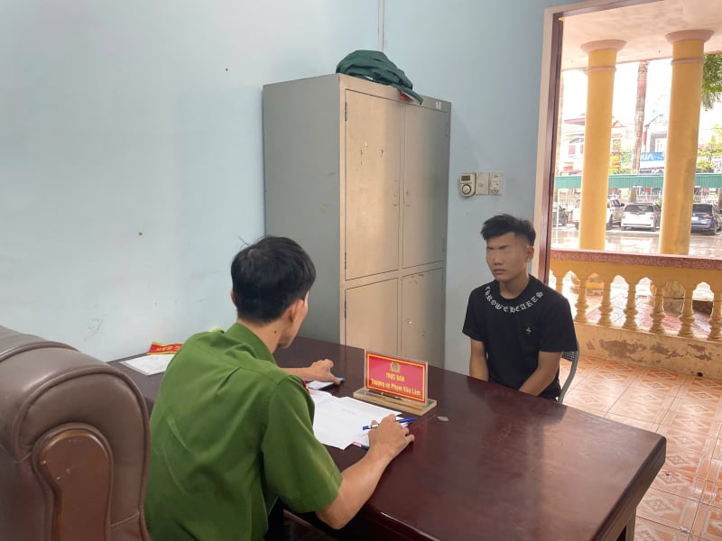 នគរបាល​ឃុំ​បណ្ដេញ​ជន​រង​គ្រោះ​មិន​ឱ្យ​ចូល​ស្រុក​ខ្មែរ​ដើម្បី​រក​ការងារ​ស្រួល​បាន​ប្រាក់​ខែ​ខ្ពស់ -0