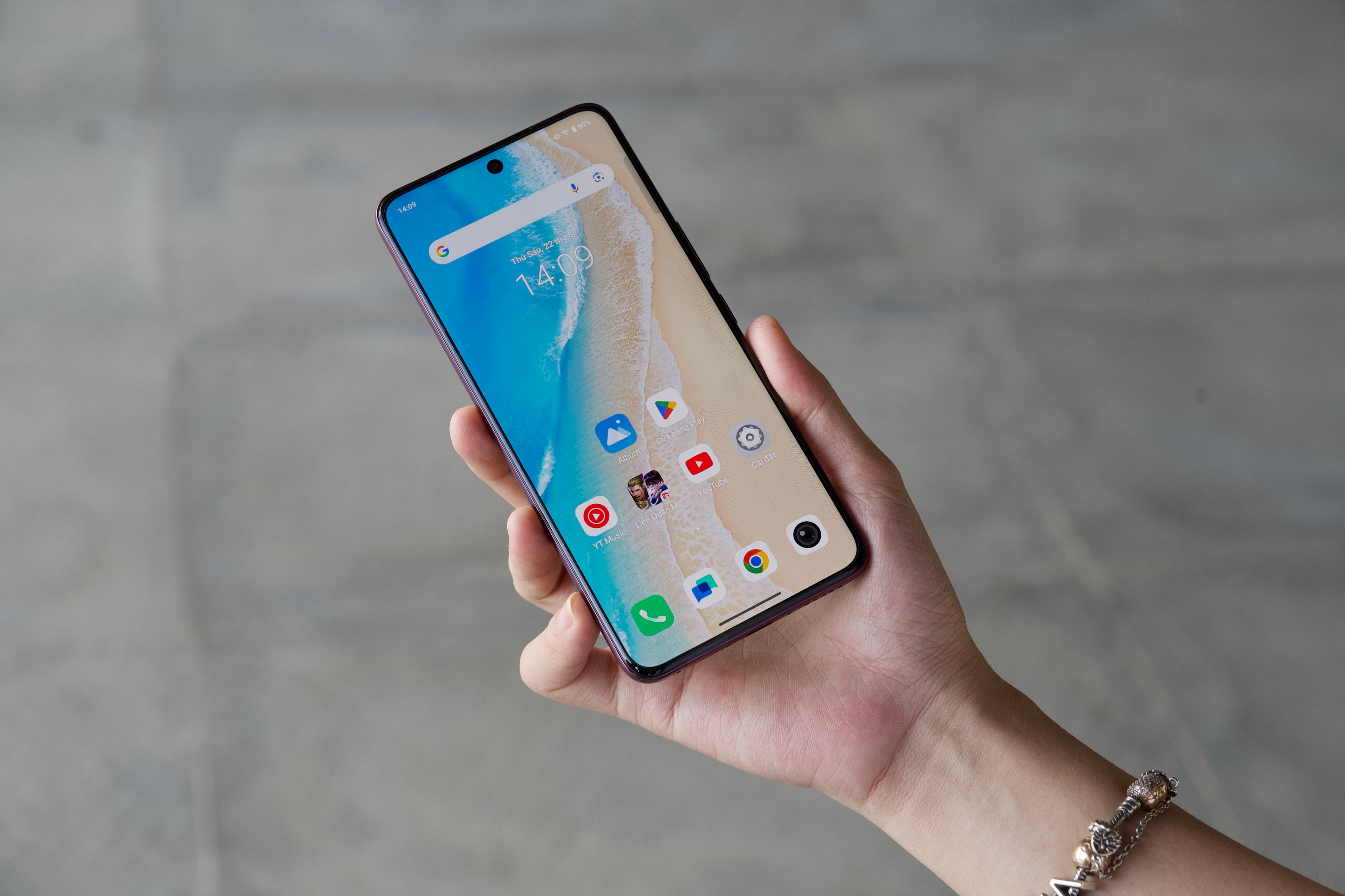 smartphone pin lon anh 3