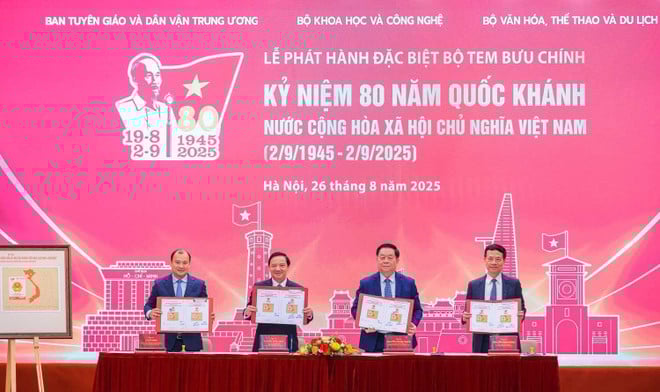 vna-potal-le-khai-truong-trung-tam-bao-chi-tuyen-truyen-ky-niem-80-nam-cach-mang-thang-tam-thanh-cong-va-quoc-khanh-29-8236288.jpg